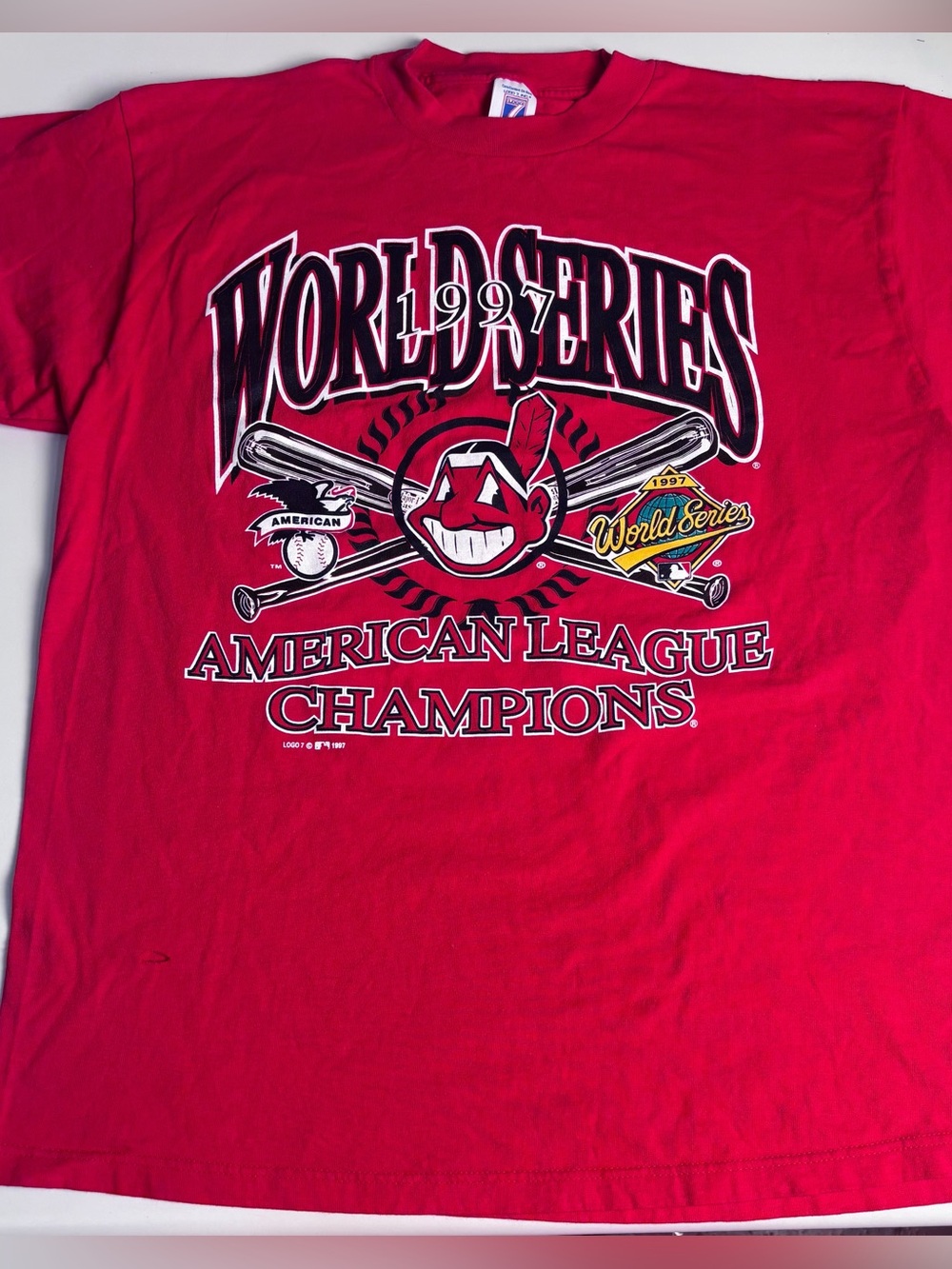 Vintage LOGO 7 Red World Series Graphic Tee